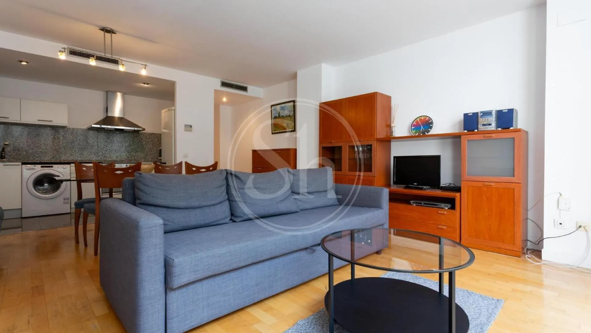 Comodo Apartamento En Rambla Cataluna 바르셀로나 아파트