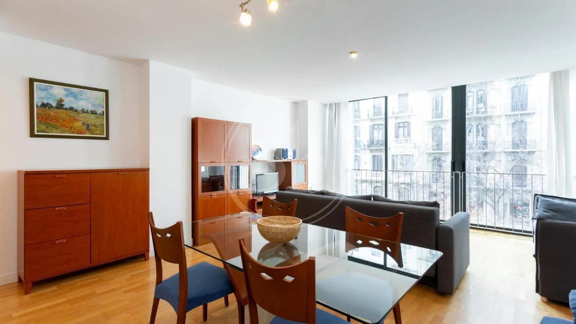 Comodo Apartamento En Rambla Cataluna Барселона Испания